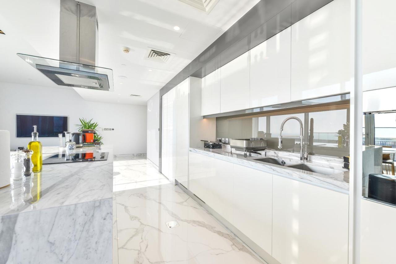 Luxe 3 Bedroom Oceanfront Apartment In The Heart Of Bluewaters Island Ντουμπάι Εξωτερικό φωτογραφία