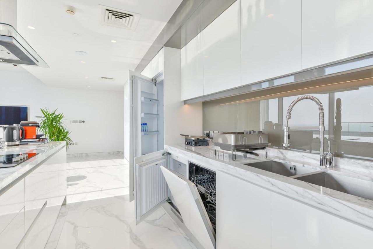 Luxe 3 Bedroom Oceanfront Apartment In The Heart Of Bluewaters Island Ντουμπάι Εξωτερικό φωτογραφία